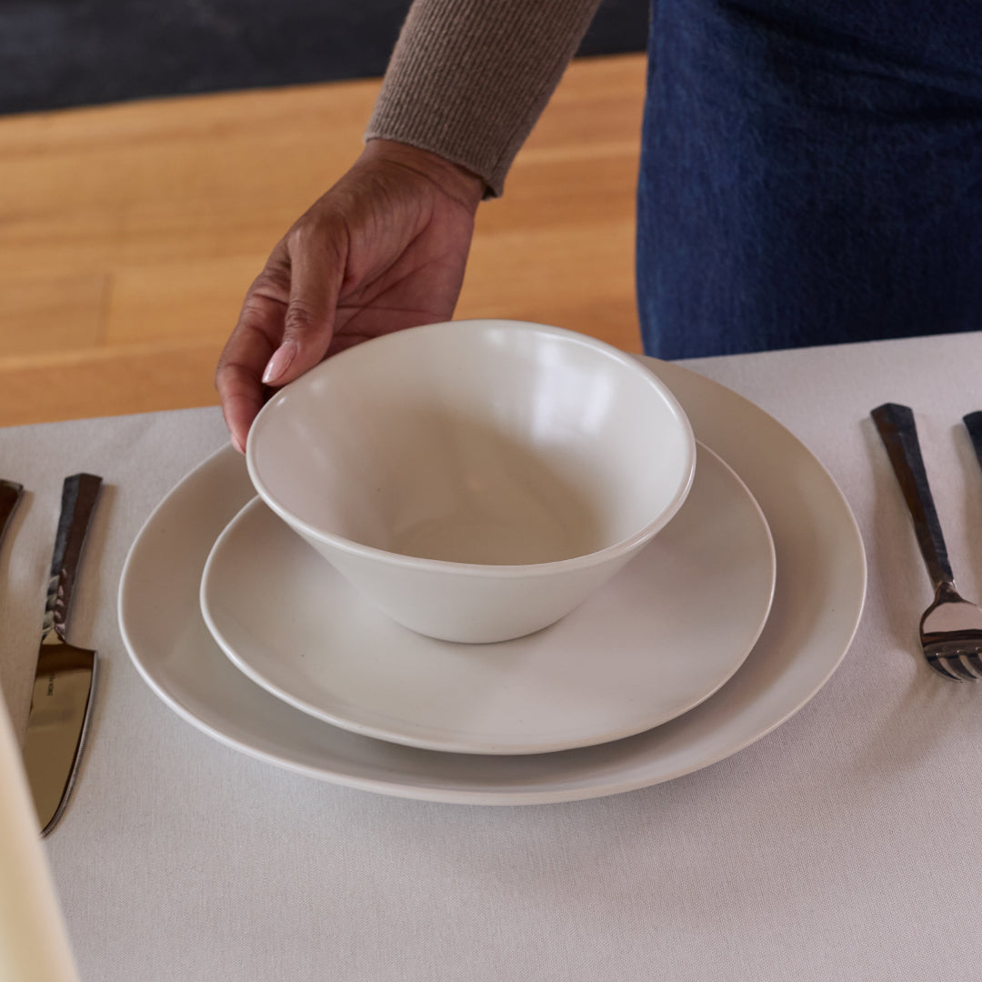 Plates & Dinnerware Sets
